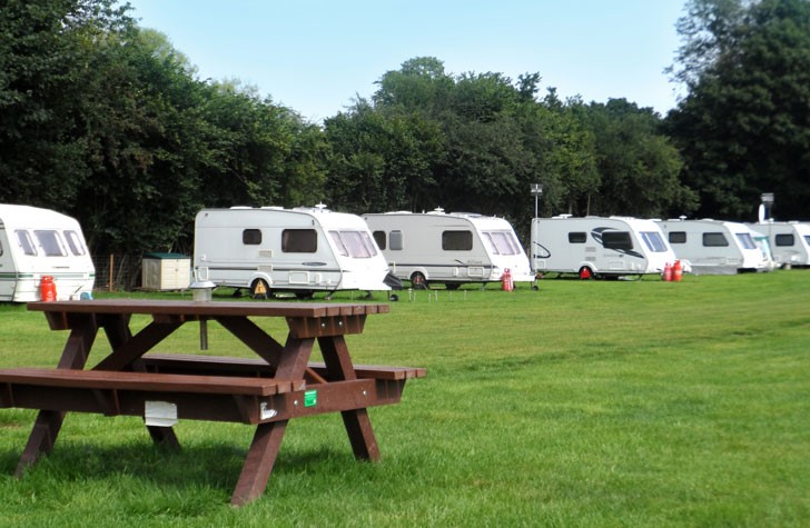 Caravan-Park-Heavy-Duty-Picnic-Bench