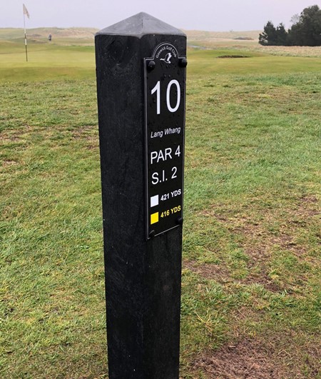 Golf Yardage Post